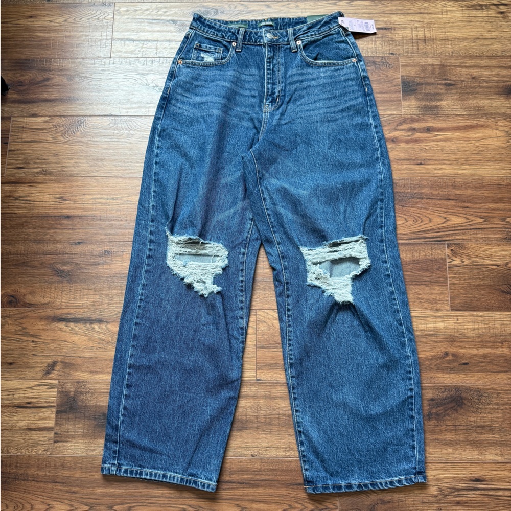 Wild Fable Women’s Baggy Super High Rise Distressed Ripped Jeans Size 8 NWT